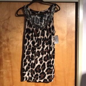 Cute leopard top with beaded neck NWT size 2x INC